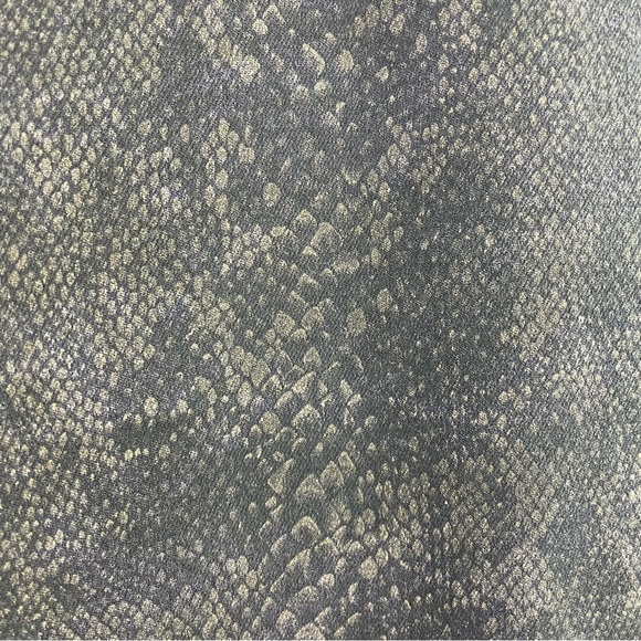 NYDJ Faux Snake Skin Gray Metallic High Rise Leggings Size 4 - Picture 11 of 16